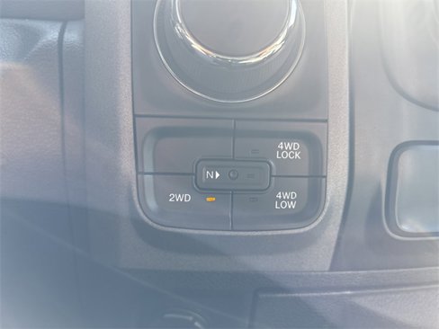 Used 2018 RAM 1500 Express image 25