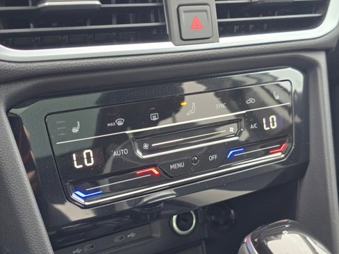 New 2025 Volkswagen Taos SE image 35