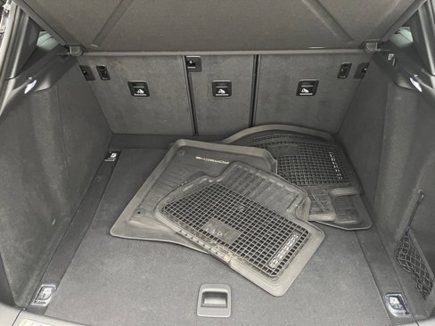 Certified 2024 Porsche Macan image 43