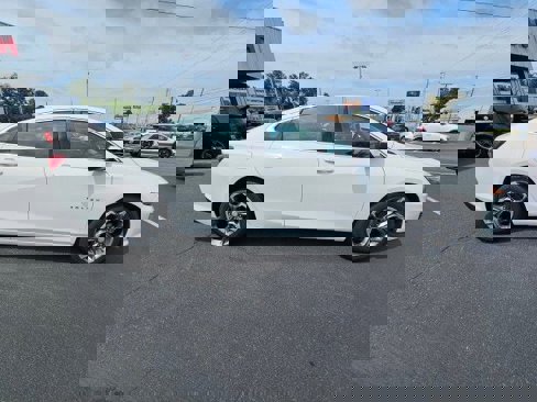 Used 2021 Chevrolet Malibu LT image 8