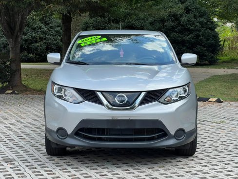 Used 2019 Nissan Rogue Sport S image 2