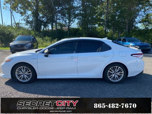 Used 2019 Toyota Camry XLE w/ Sunroof Package image 8