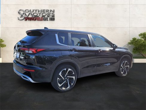 Used 2024 Mitsubishi Outlander SE image 6