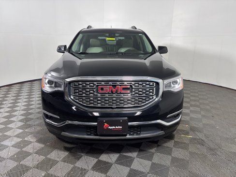Used 2017 GMC Acadia Denali w/ Technology Package image 2