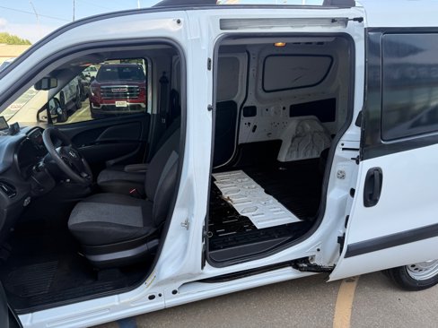 Used 2016 RAM ProMaster City Tradesman image 9