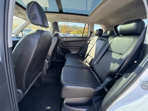 Certified 2022 Volkswagen Tiguan SE image 21