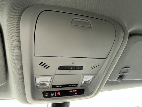 Used 2019 Chevrolet Blazer LT image 31