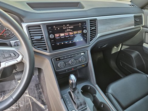 Used 2021 Volkswagen Atlas Cross Sport SE image 23