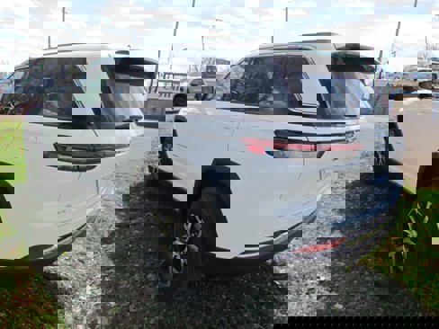 New 2025 Jeep Grand Cherokee Limited w/ Trailer Tow Package image 6