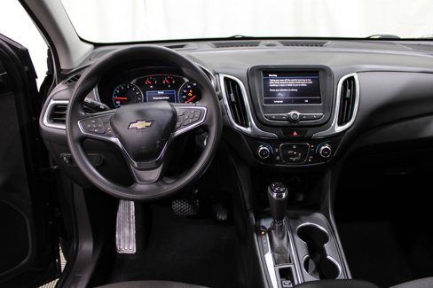 Used 2021 Chevrolet Equinox LT image 2