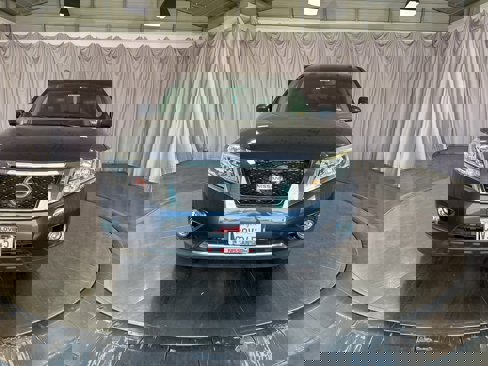 Used 2013 Nissan Pathfinder Platinum image 9