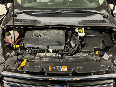 Used 2017 Ford Escape SE w/ Equipment Group 201A image 6