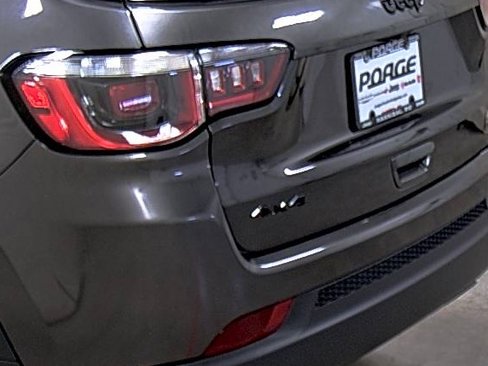Used 2018 Jeep Compass Latitude image 10