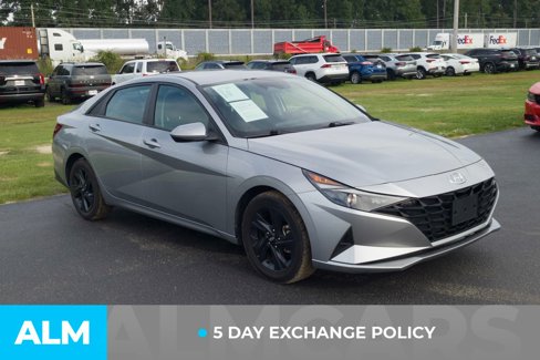 Used 2023 Hyundai Elantra SEL image 4