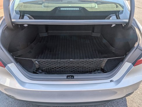 Used 2018 Toyota Camry XLE image 12