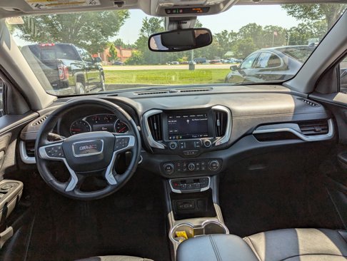 Used 2023 GMC Terrain SLT image 10