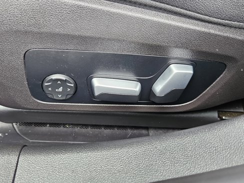 Certified 2023 BMW 330i xDrive Sedan w/ M Sport Package image 13