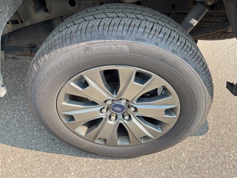 Used 2016 Ford F150 XLT image 9