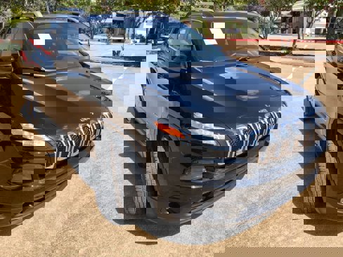 Used 2018 Jeep Cherokee Latitude Plus image 4
