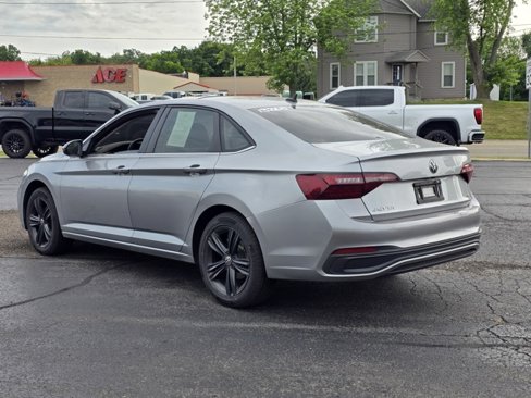 Used 2023 Volkswagen Jetta SE image 5