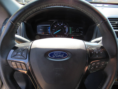 Used 2018 Ford Explorer XLT w/ Equipment Group 201A image 13