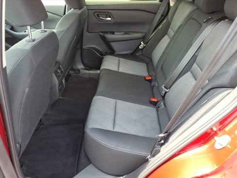 Used 2025 Nissan Rogue SV image 6