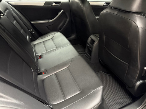 Used 2013 Volkswagen Jetta SE image 18