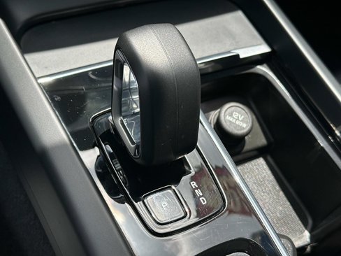 Certified 2024 Volvo S60 B5 Core image 13
