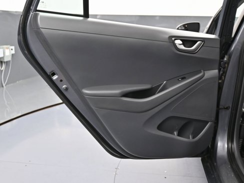 Used 2018 Hyundai Ioniq Blue image 39