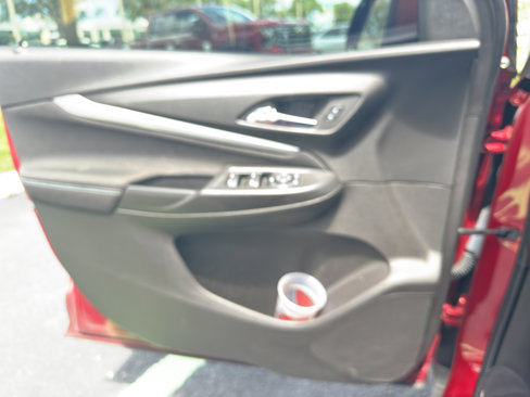 Used 2022 Chevrolet Bolt EUV LT w/ Comfort Package image 8