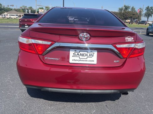 Used 2017 Toyota Camry SE image 5