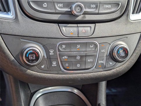 Used 2021 Chevrolet Malibu LT image 25