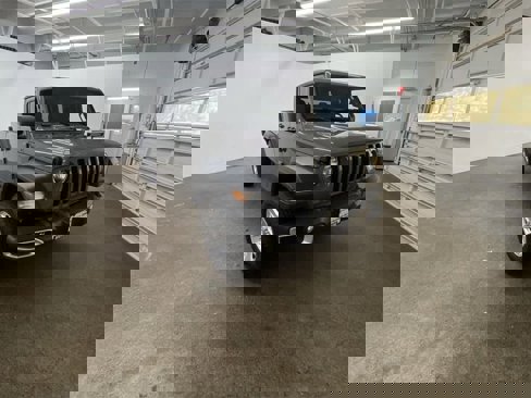 Used 2023 Jeep Gladiator Sport image 8