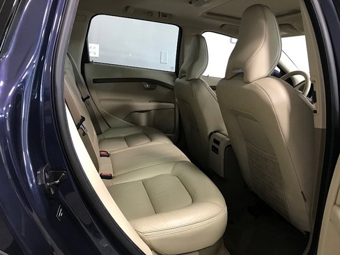 Used 2010 Volvo XC70 3.2 image 16