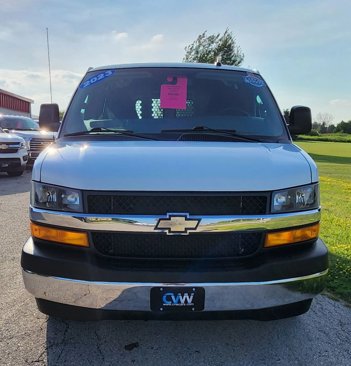 Used 2023 Chevrolet Express 2500 w/ Driver Convenience Package image 17