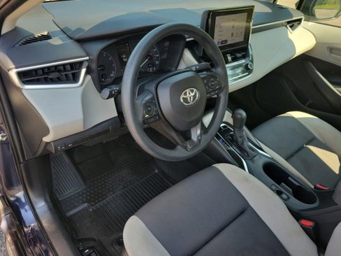 Used 2024 Toyota Corolla LE image 3