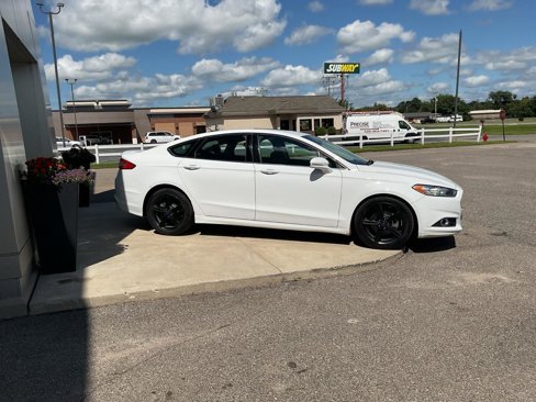 Used 2016 Ford Fusion SE w/ Equipment Group 201A image 7