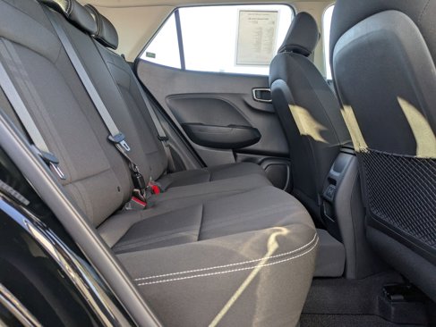 Used 2024 Hyundai Venue SEL image 12
