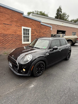 Used 2019 MINI Cooper 4-Door Hardtop image 1