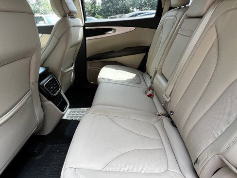 Used 2020 Lincoln Nautilus FWD w/ Equipment Group 101A image 32