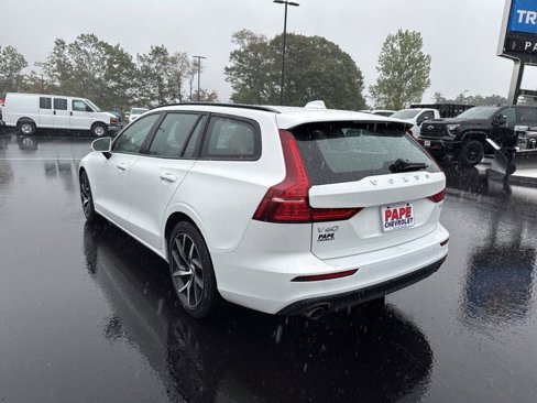 Used 2020 Volvo V60 T5 Momentum image 7