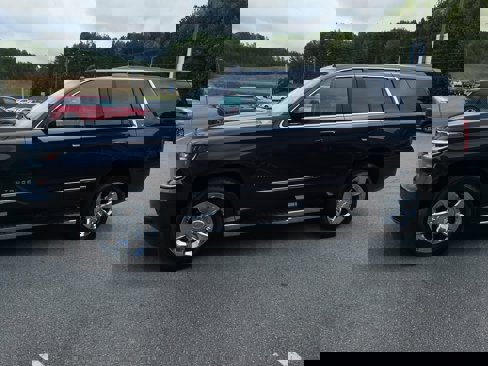 Used 2018 Chevrolet Tahoe LT w/ LT Signature Package image 6