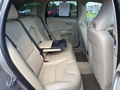 Used 2015 Volvo XC60 T6 w/ Protection Package image 18