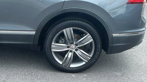 Used 2019 Volkswagen Tiguan SEL Premium R-Line image 9