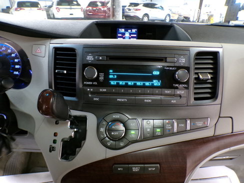 Used 2011 Toyota Sienna XLE image 20