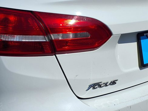 Used 2016 Ford Focus SE w/ SE Winter Package image 23