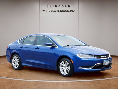 Used 2015 Chrysler 200 Limited image 3