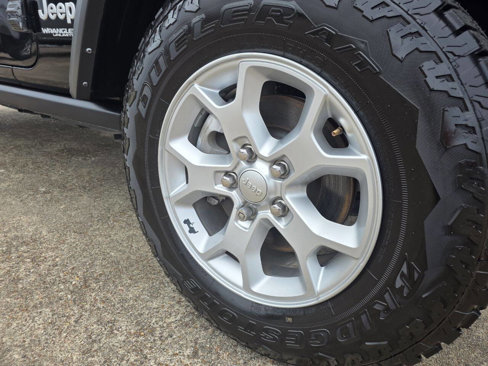 Used 2021 Jeep Wrangler Islander image 11