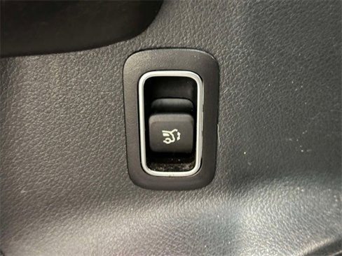 Certified 2021 Mercedes-Benz GLB 250 4MATIC image 17