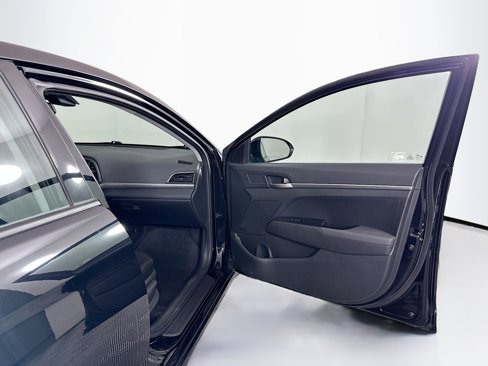 Used 2020 Hyundai Elantra SE w/ Cargo Package (C1) image 29
